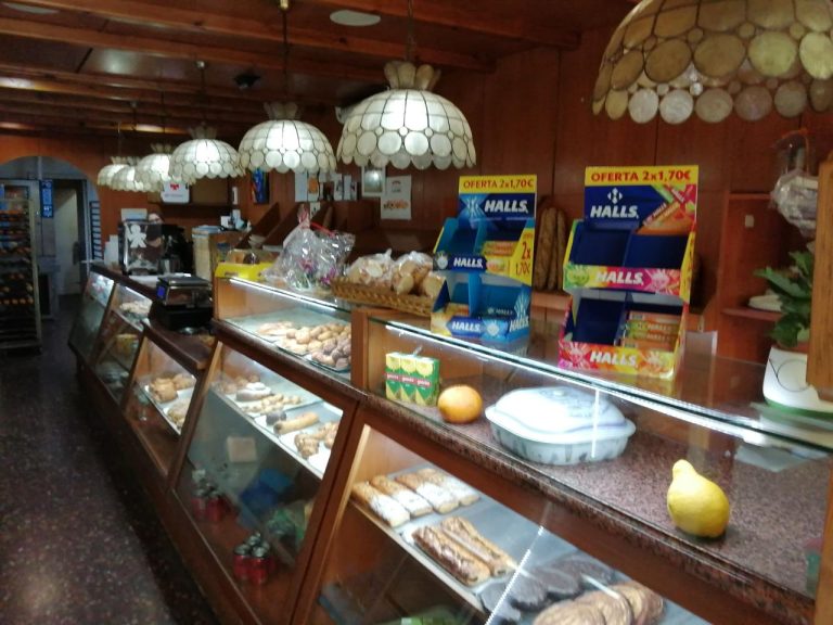 Traspaso Panaderia cafeteria en Eixample izquierdo REF:ei27